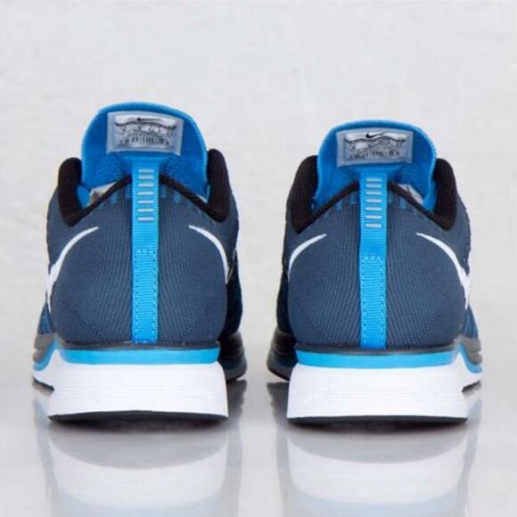 Mens FLYKNIT TRAINER  SQUADRON BLUE-WHITE SZ 10 US 44 EUR 532984-414 excellent - Picture 4 of 16